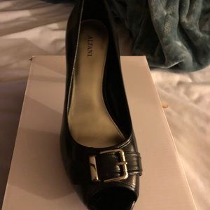 Alfani peep toed pumps